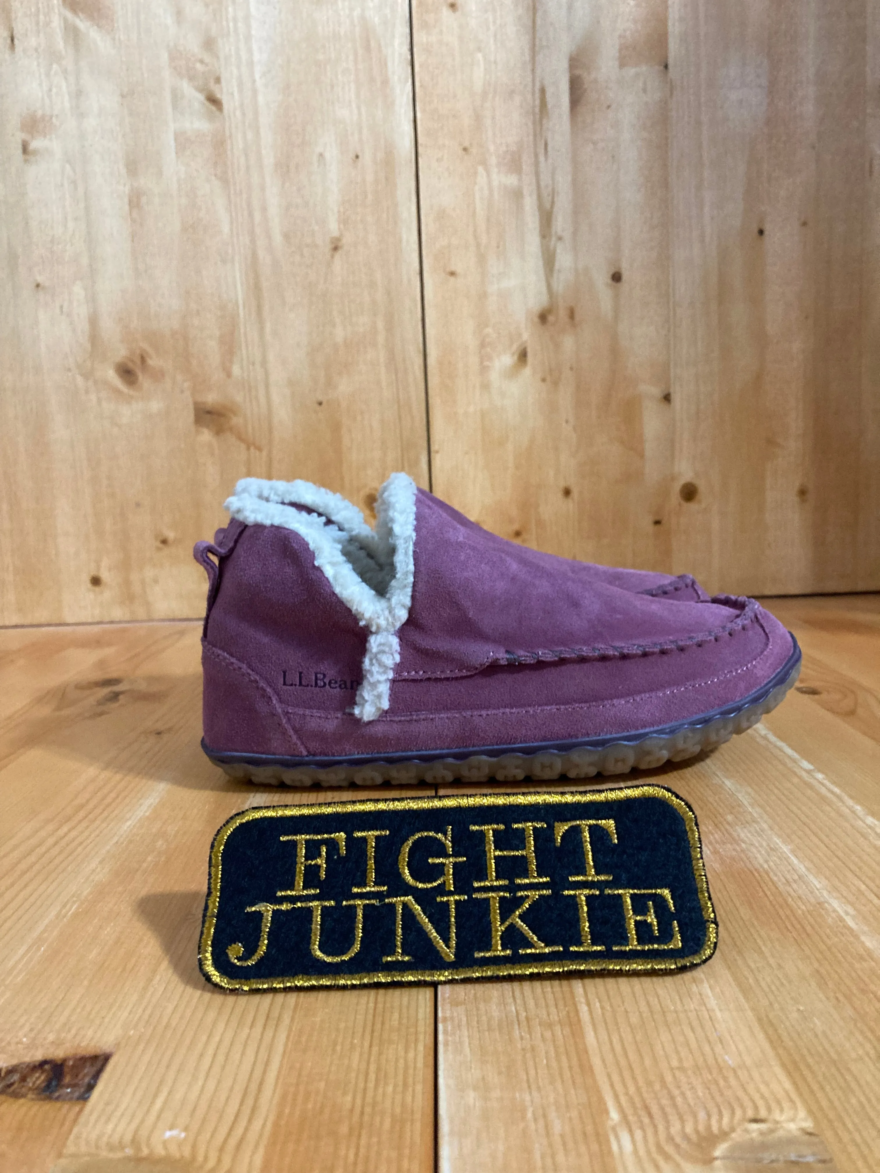 L.L. BEAN LL Bean MOUNTAIN Women Size 7M Suede Sherpa Lined Slip On Slippers Boots Purple